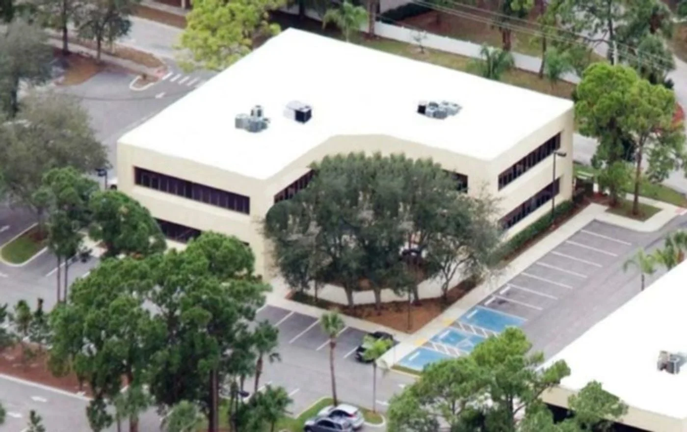 Photo 1 of 1905 N 25th St, Fort Pierce, FL 34947