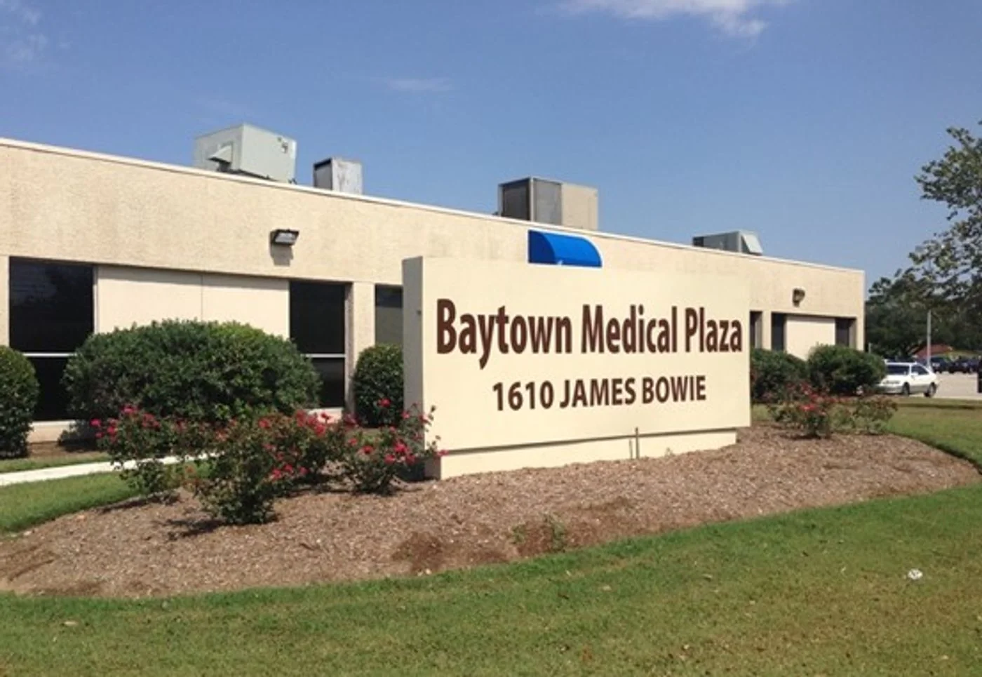 Photo 1 of 1610 James Bowie Dr, Baytown, TX 77520