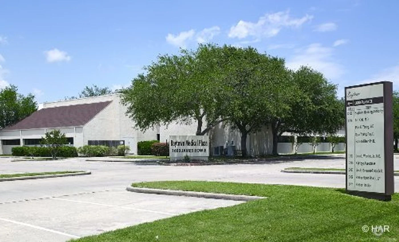 Photo 3 of 1610 James Bowie Dr, Baytown, TX 77520