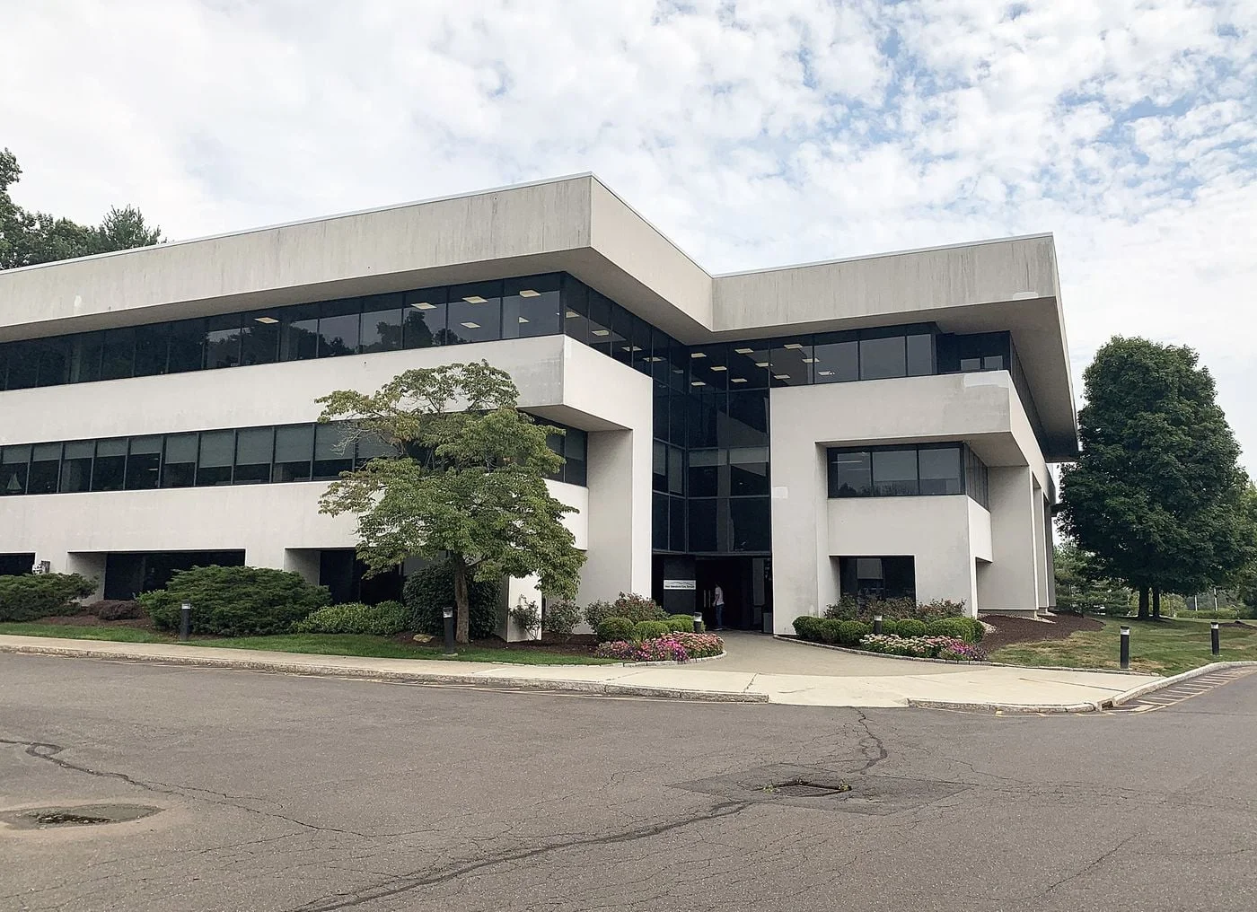 Photo 1 of 4 Mountainview Ter, Danbury, CT 06810