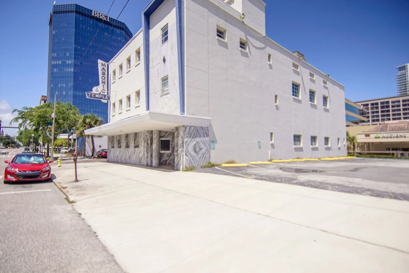 Photo 1 of 114 4th St S, Saint Petersburg, FL 33701