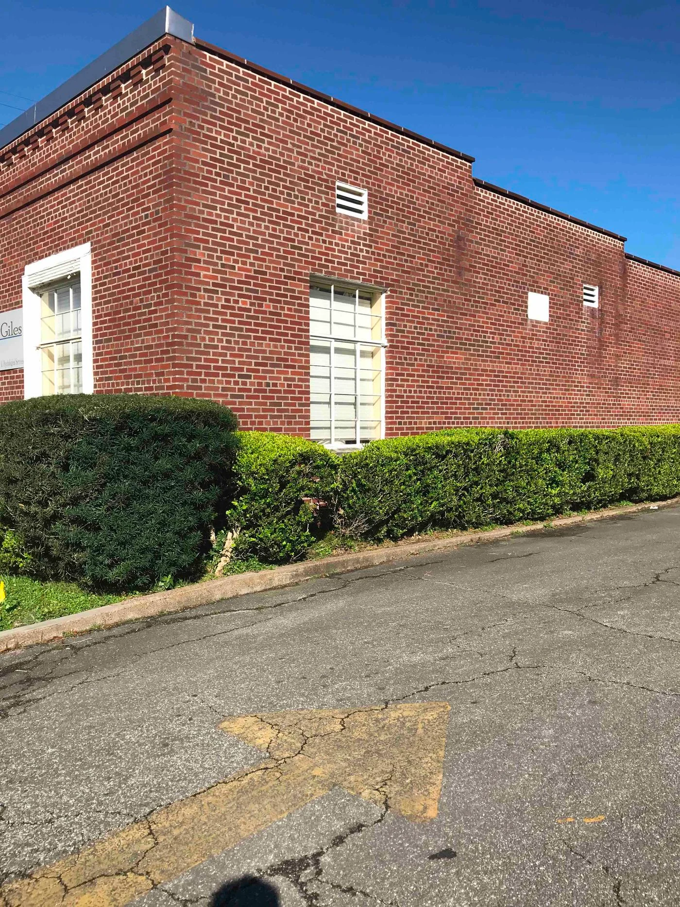 Photo 2 of 1890 Broadway St, Beaumont, TX 77701