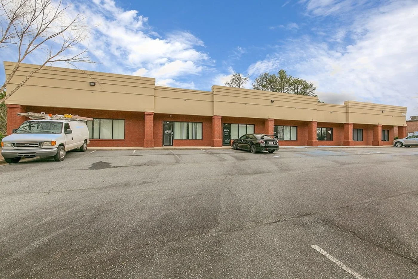 Photo-2 of 250 Churchill Ct, Woodstock, GA 30188