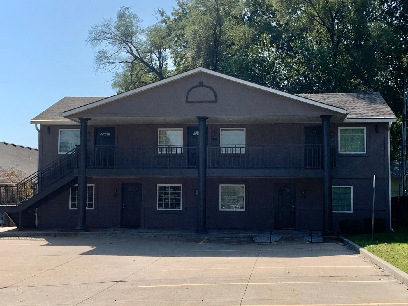 Photo-1 of 630 SE 4th St, Lees Summit, MO 64063