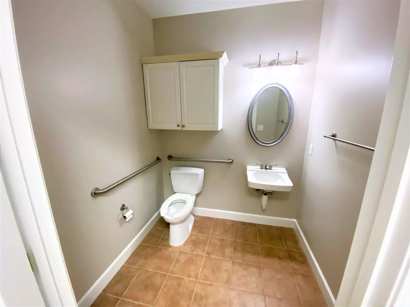 Photo-2 of 295 W Crossville Rd, Roswell, GA 30075