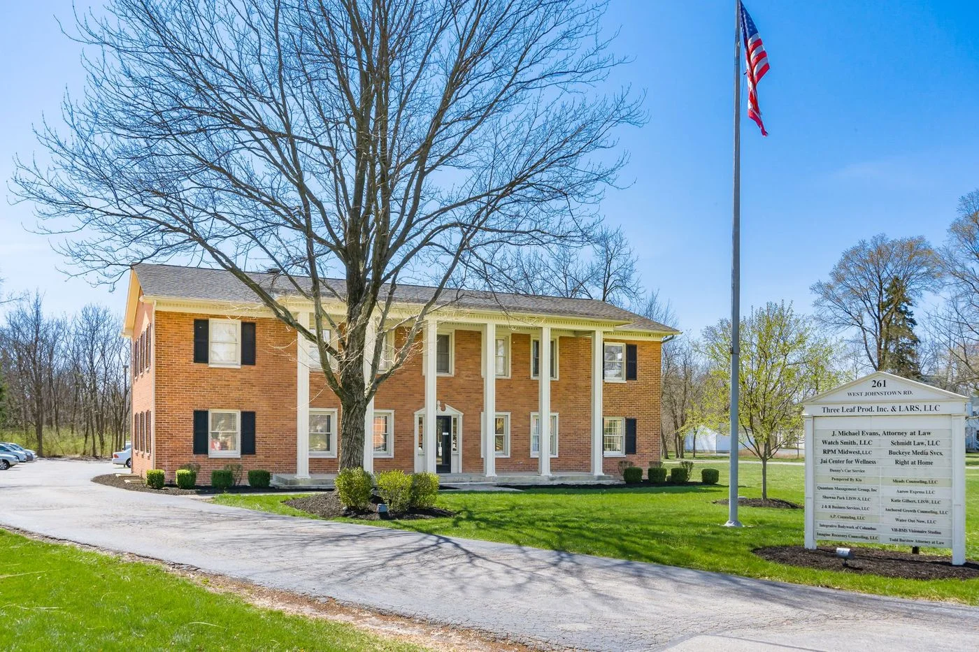 Photo 1 of 261 W Johnstown Rd, Gahanna, OH 43230