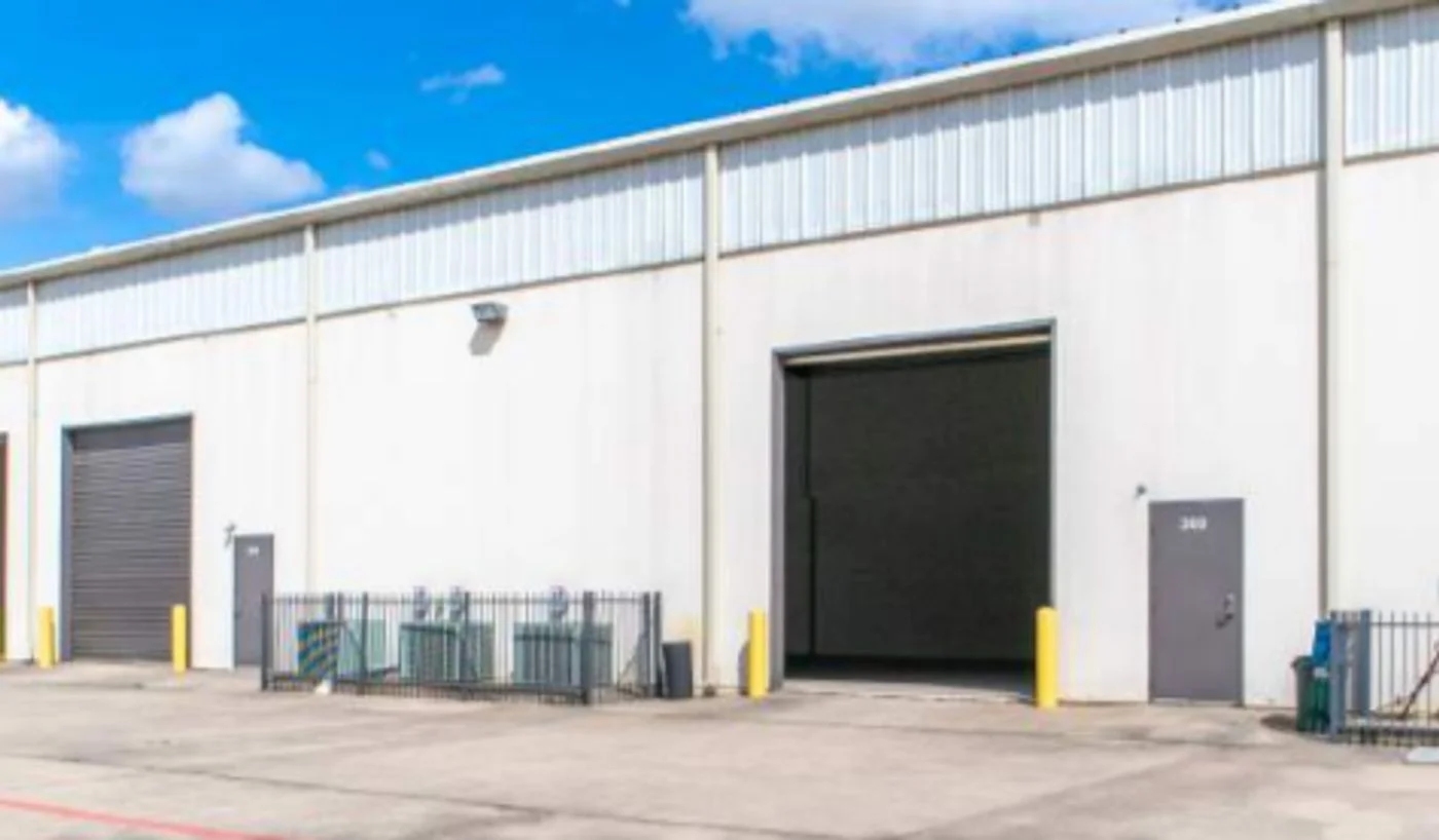 Photo 3 of 5821 W Sam Houston Pkwy N, Houston, TX 77041