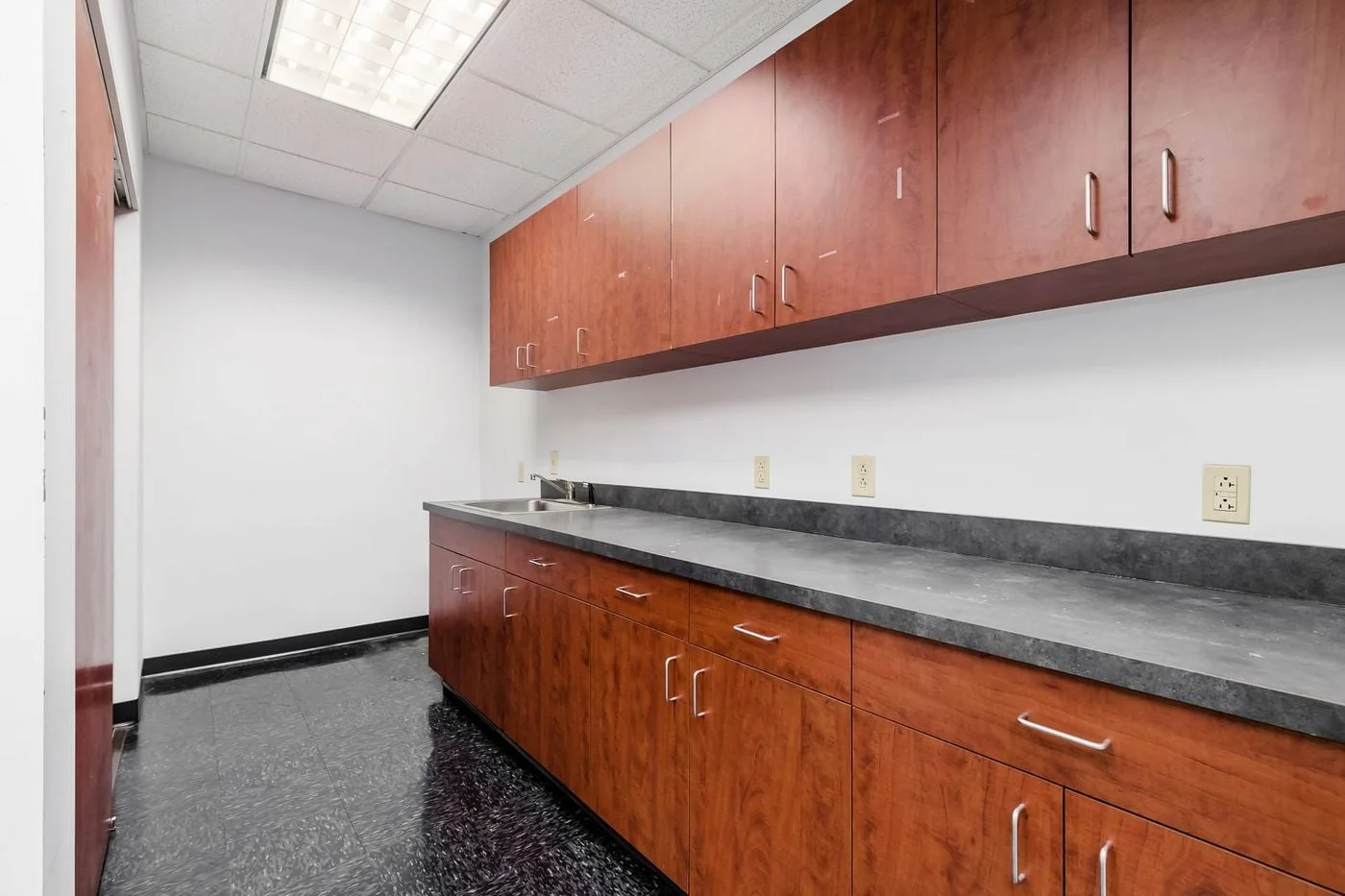 Photo 2 of 8740 Orion Pl, Columbus, OH 43240