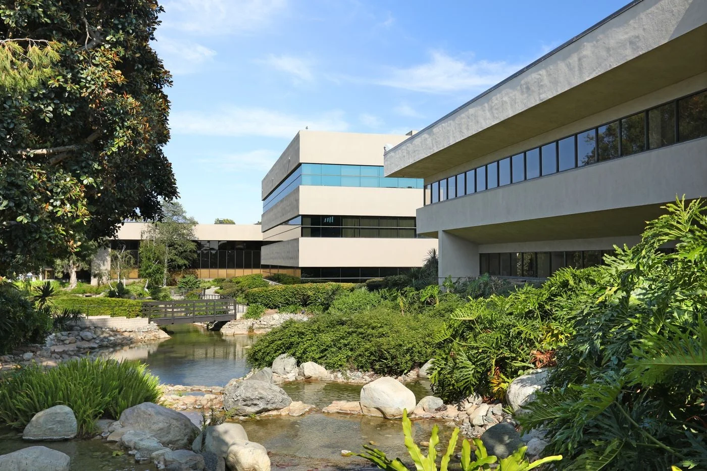 Photo 2 of 2130 Main St, Huntington Beach, CA 92648