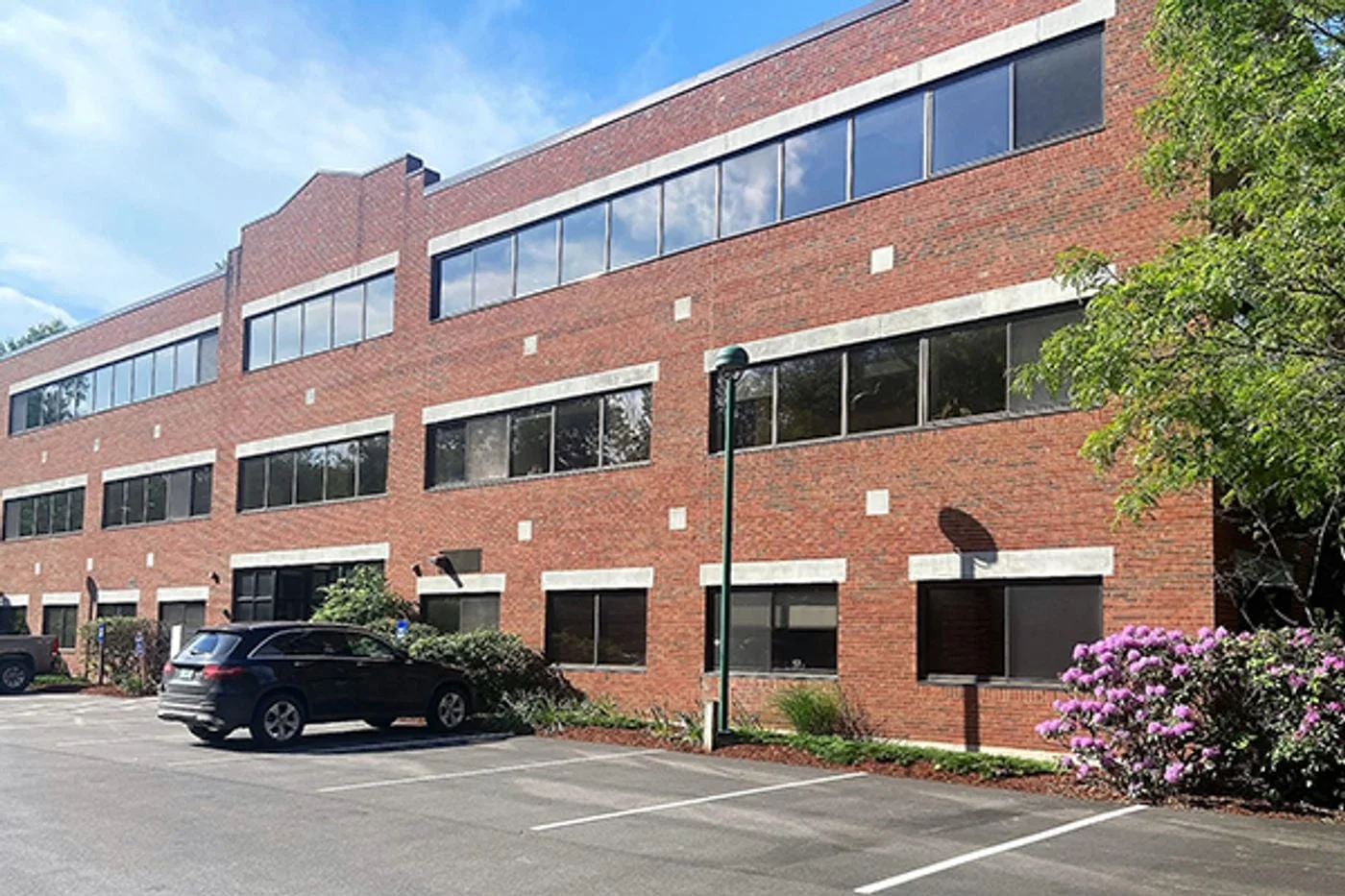 Photo 1 of 550 Hinesburg Rd, South Burlington, VT 05403