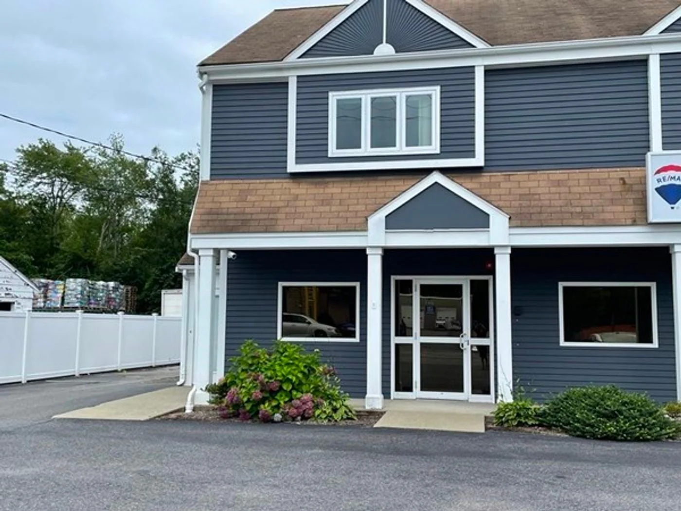 Photo 3 of 447 Broadway, Taunton, MA 02780