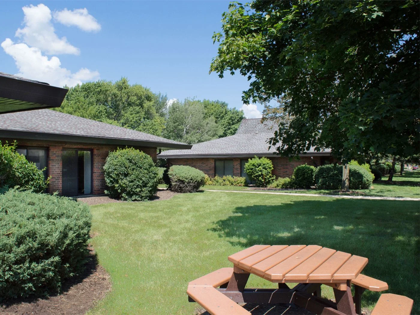 Photo 3 of 1803-1995 Hicks Rd, Rolling Meadows, IL 60008