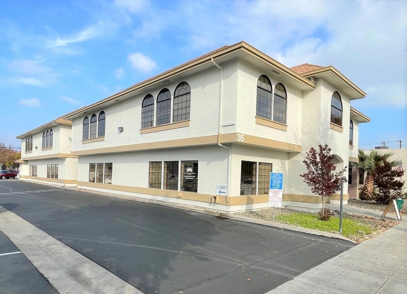 Photo 1 of 35 E 10th St, Tracy, CA 95376