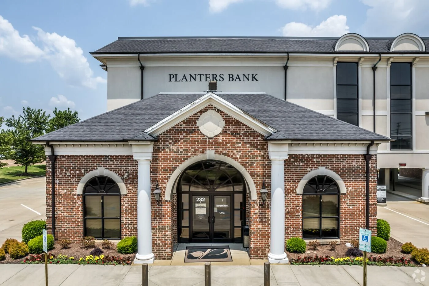 Photo 3 of 232 Goodman Rd W, Southaven, MS 38671