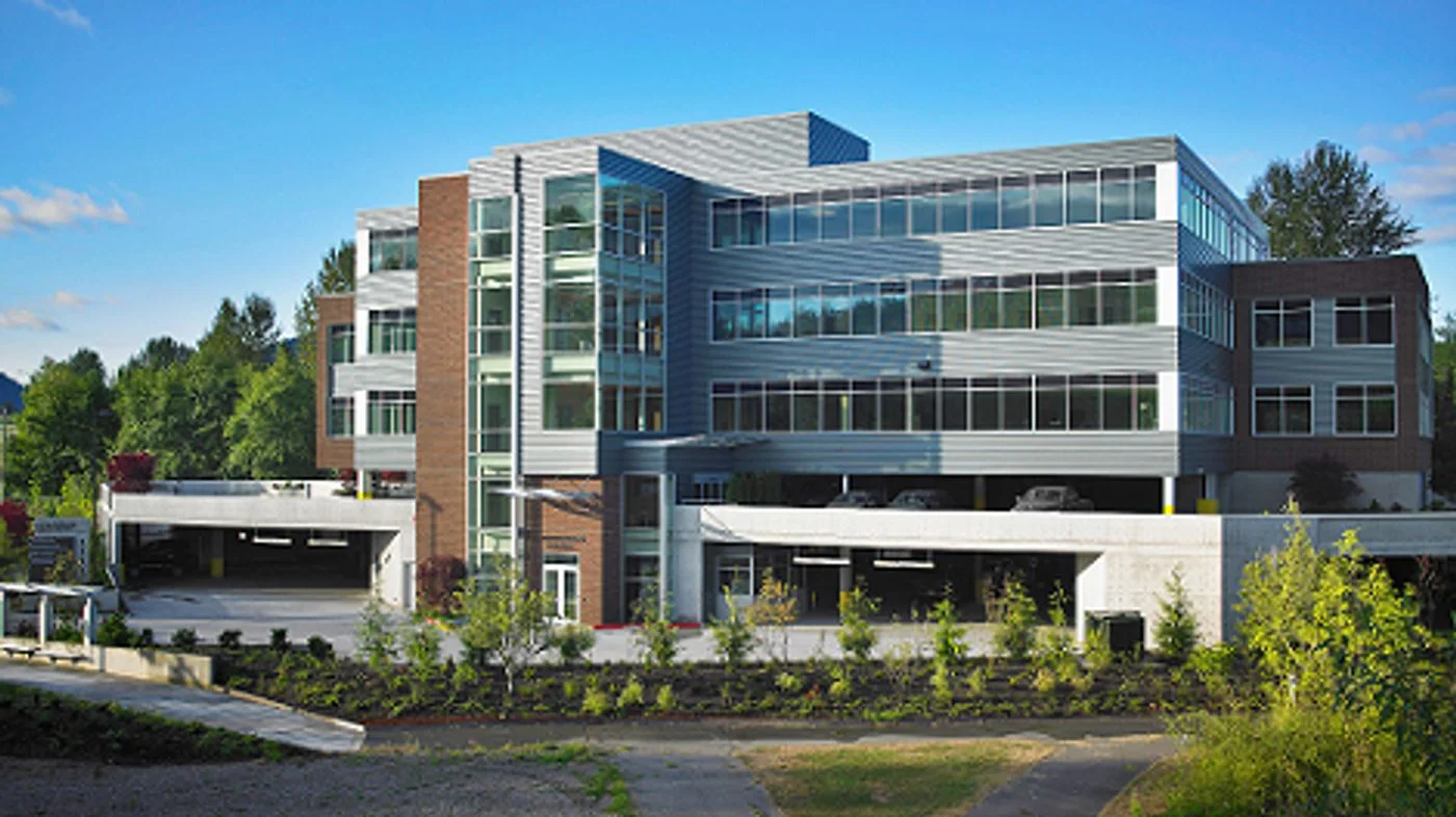 Photo 2 of 1301 4th Ave NW, Issaquah, WA 98027