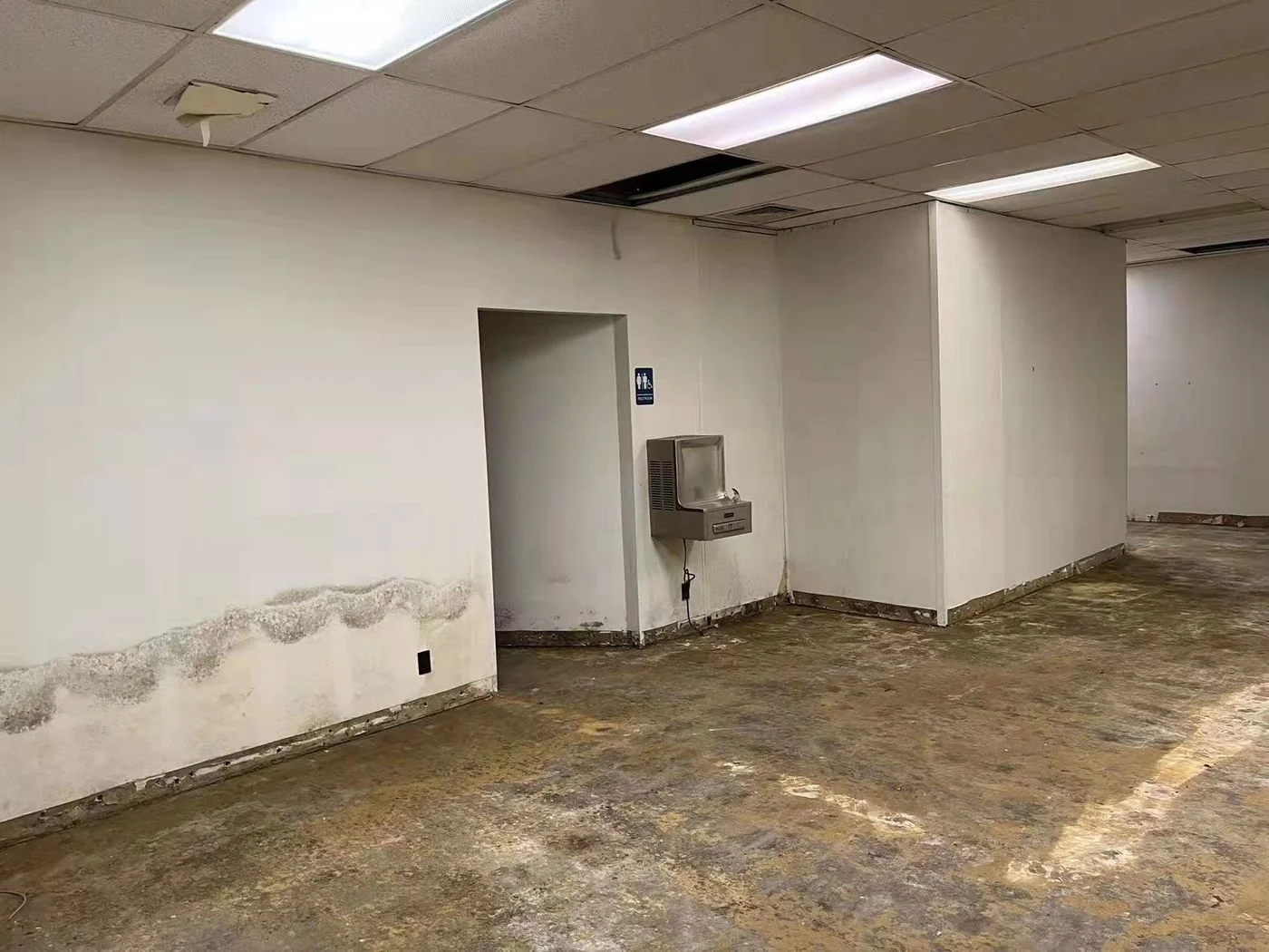 Photo-1 of 3222 S Martin Luther King Jr Blvd, Lansing, MI 48910