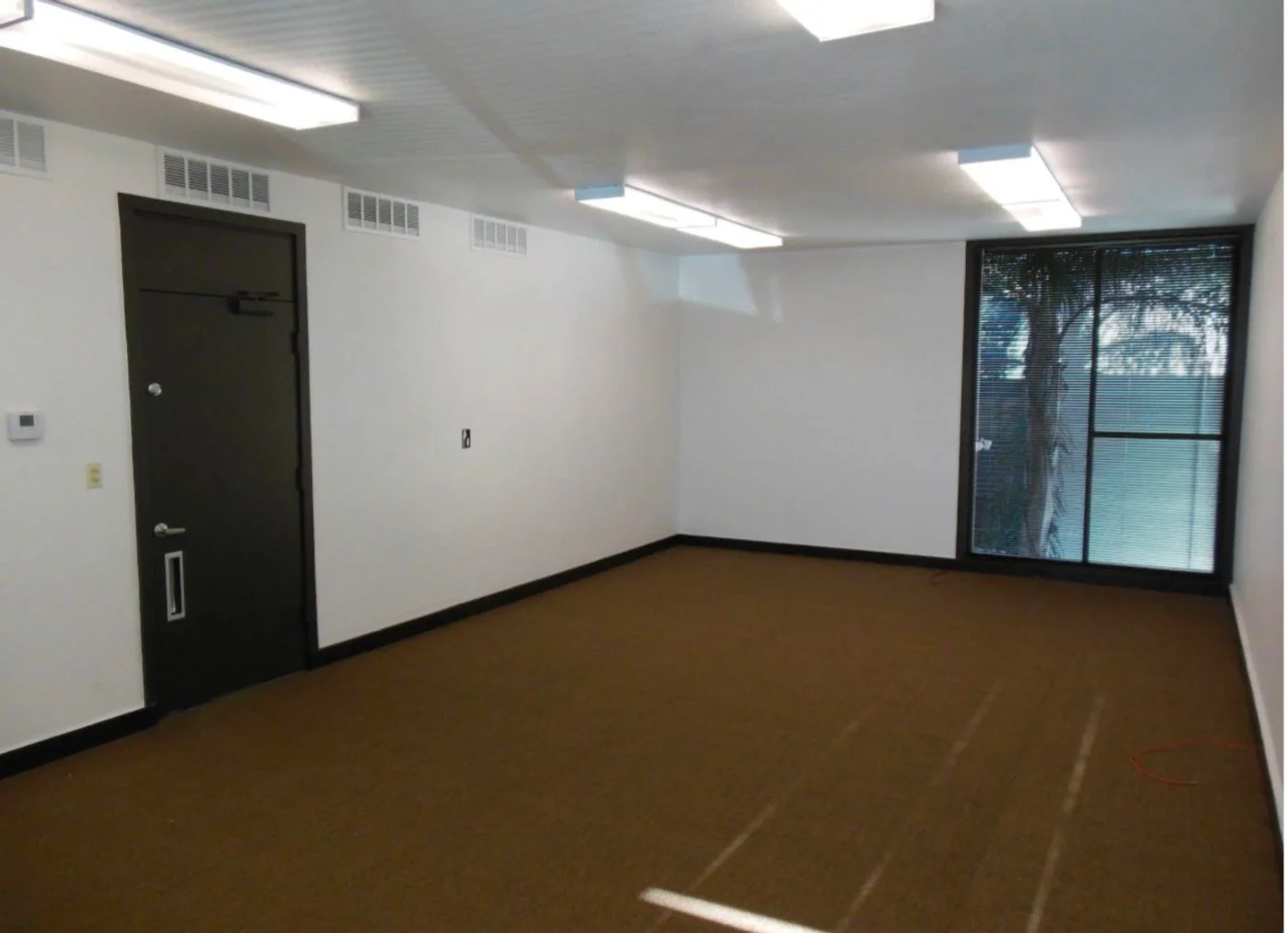 Photo 3 of 3003 N Blackstone Ave, Fresno, CA 93703