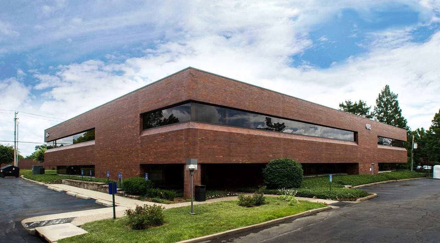 Photo 1 of 605 Old Ballas Rd, Creve Coeur, MO 63141