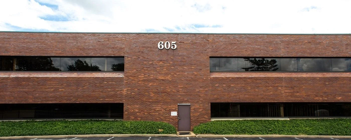 Photo 3 of 605 Old Ballas Rd, Creve Coeur, MO 63141