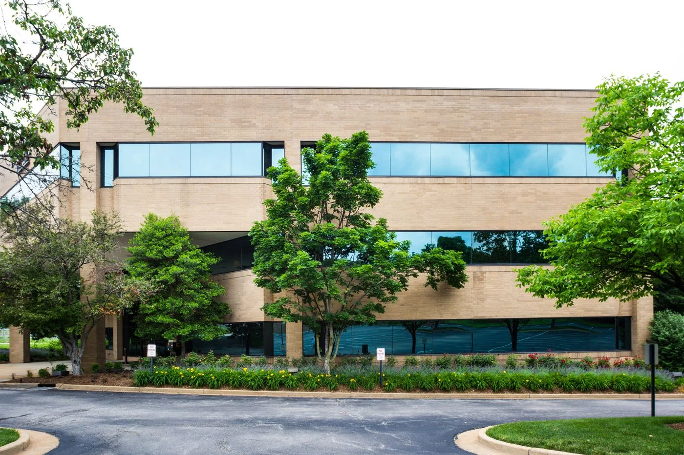 Photo 3 of 14515 North Outer 40 Rd, Chesterfield, MO 63017