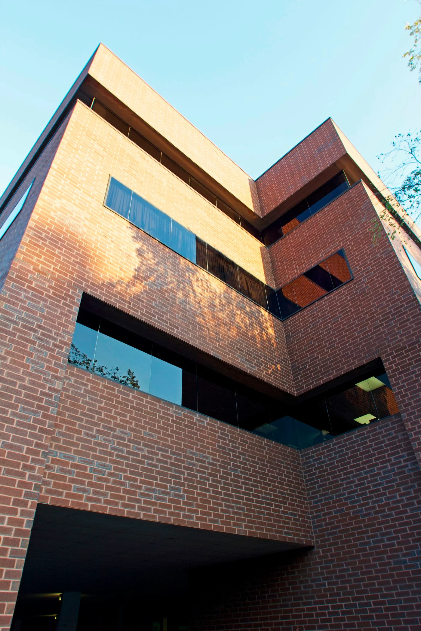 Photo 1 of 12140 Woodcrest Executive Dr, Saint Louis, MO 63141