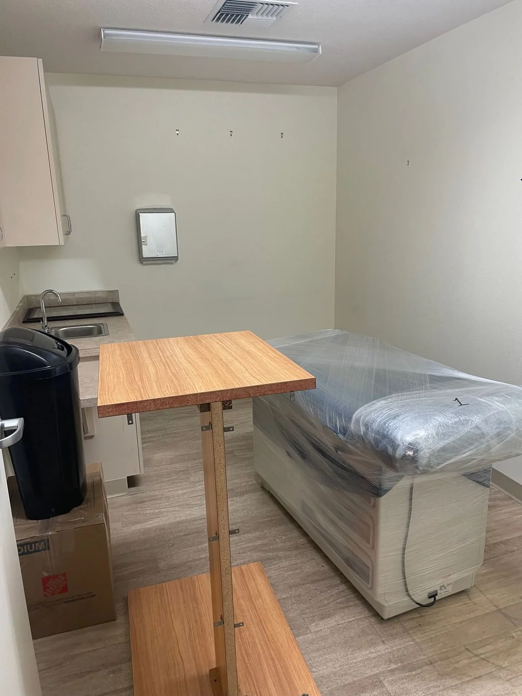 Photo 3 of 12612 SE Stark St, Portland, OR 97233