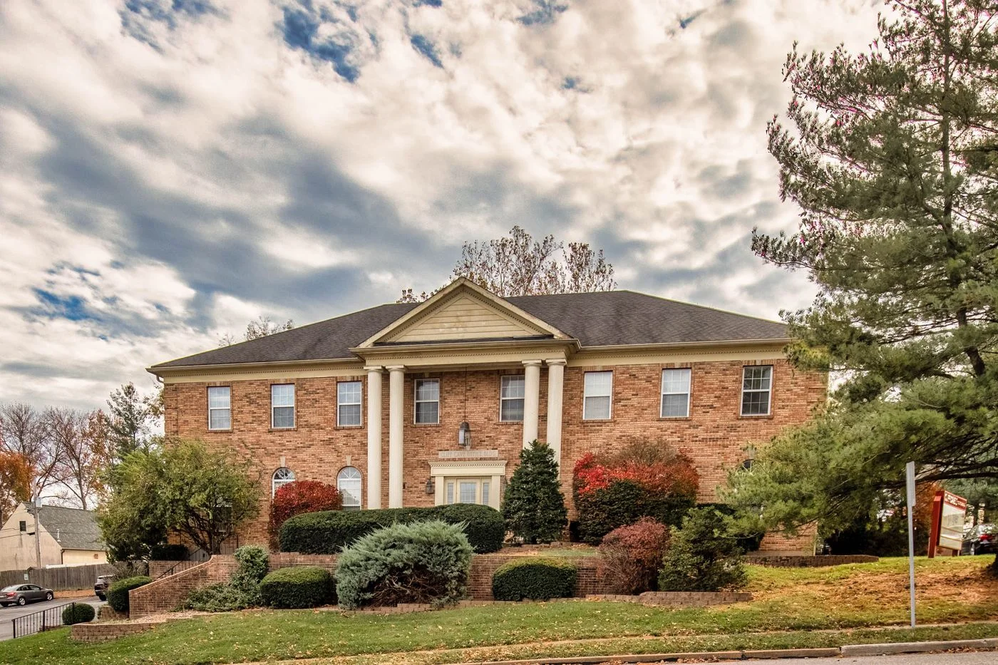 Photo 3 of 116 Cliff Cave Rd, Saint Louis, MO 63129