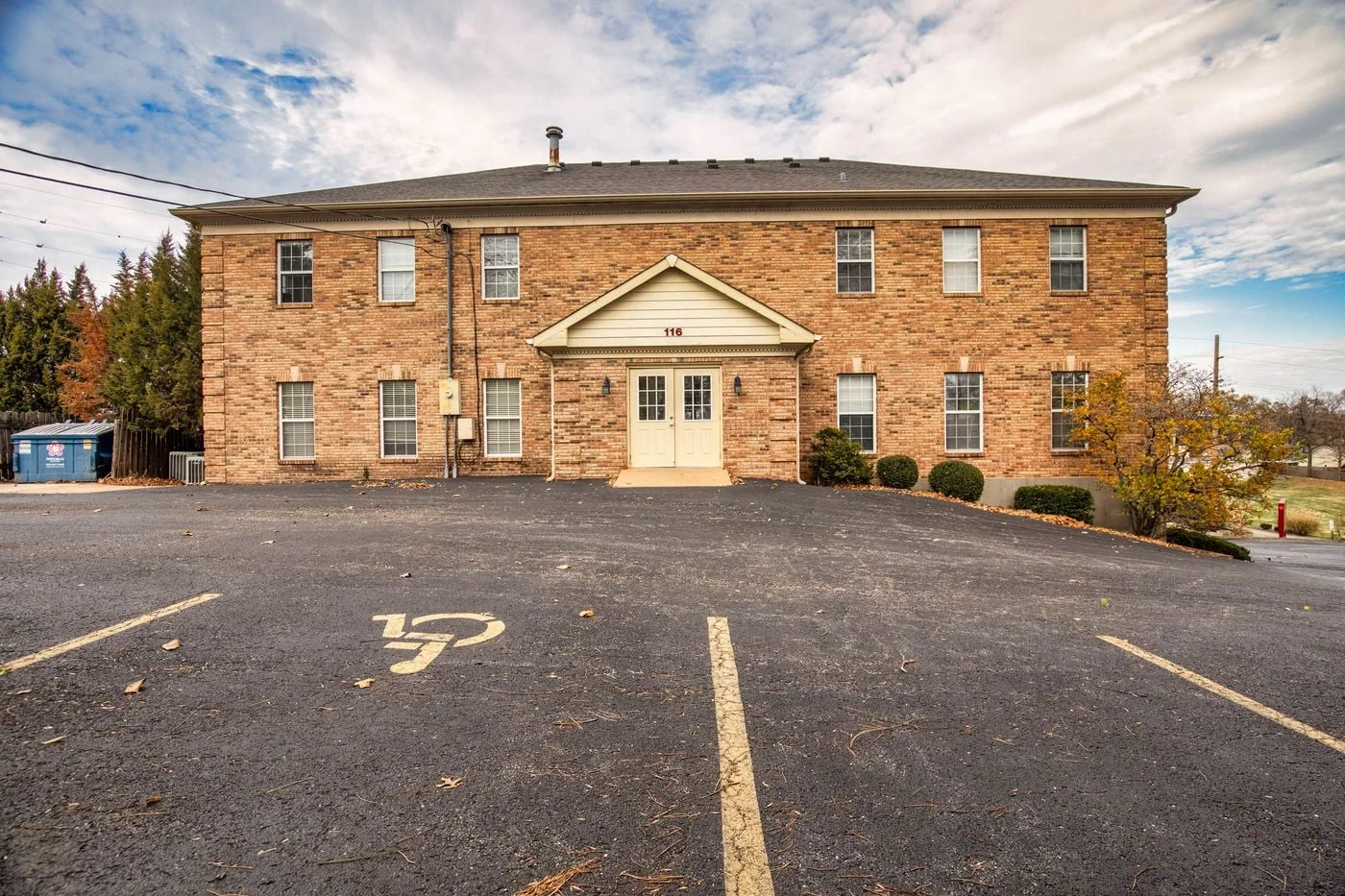 Photo 2 of 116 Cliff Cave Rd, Saint Louis, MO 63129