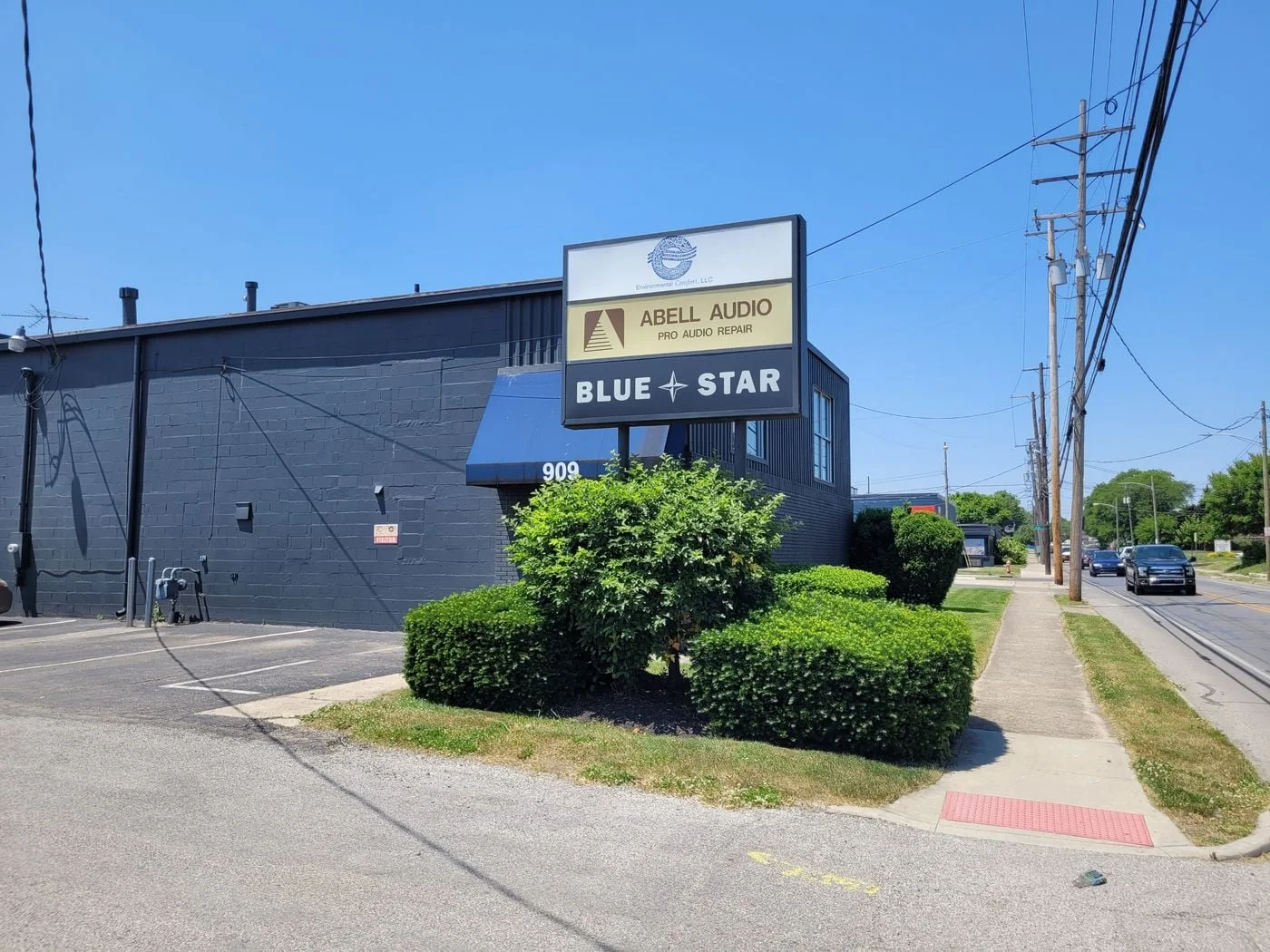 Photo 1 of 909 King Ave, Columbus, OH 43212