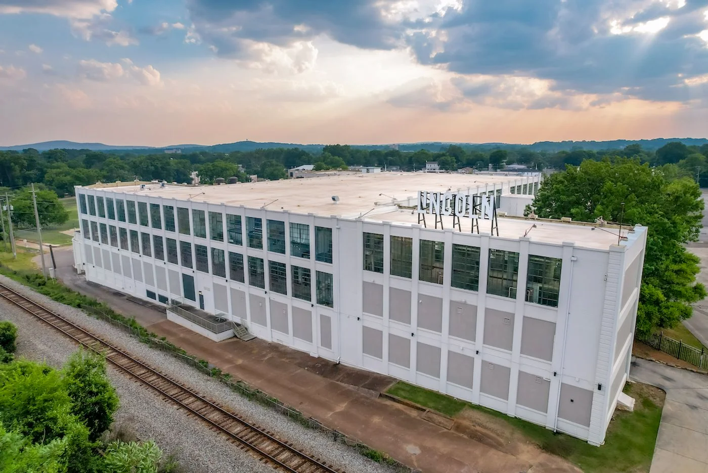 Photo 3 of 1300 Meridian St N, Huntsville, AL 35801