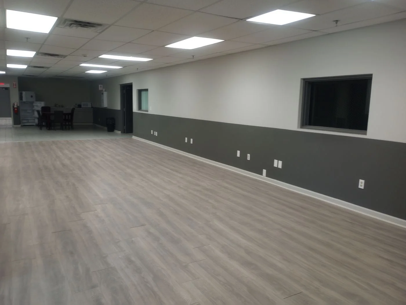 Photo 3 of 6111 Maxtown Rd, Westerville, OH 43082