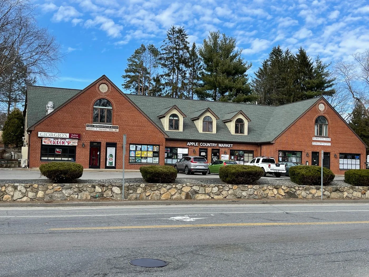 Photo 1 of 118 Forest Ave, Hudson, MA 01749