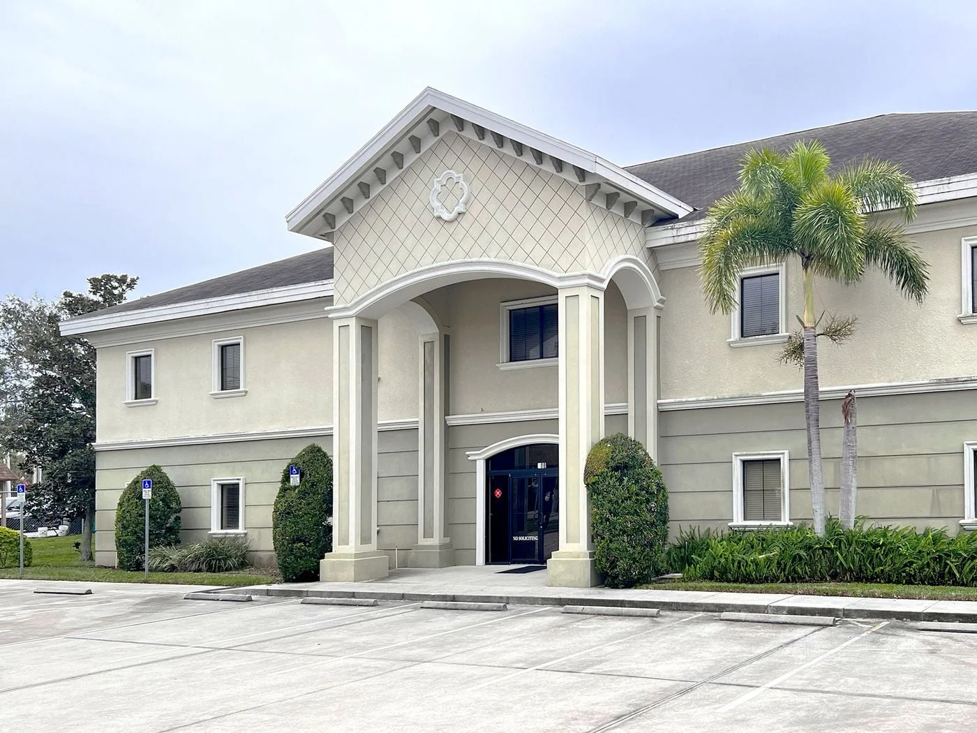 Photo 1 of 308 Avenue G SW, Winter Haven, FL 33880