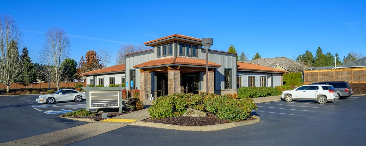 Photo 2 of 2185 NW 2nd St, McMinnville, OR 97128