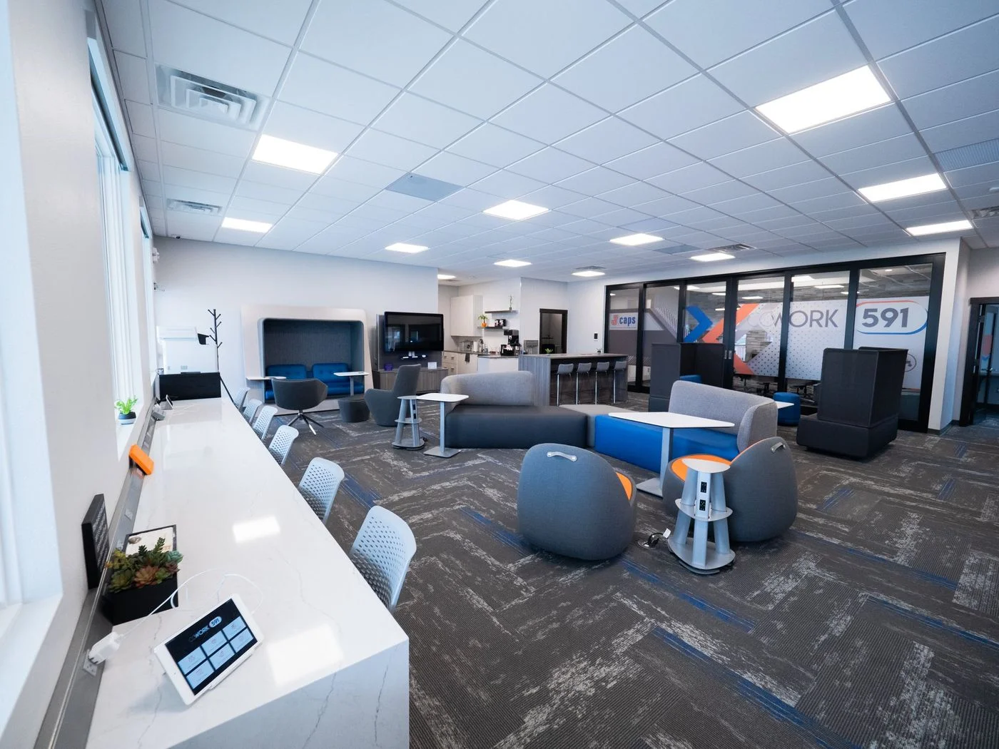 Photo 2 of 591 Young St Ste 2, Jesup, IA 50648