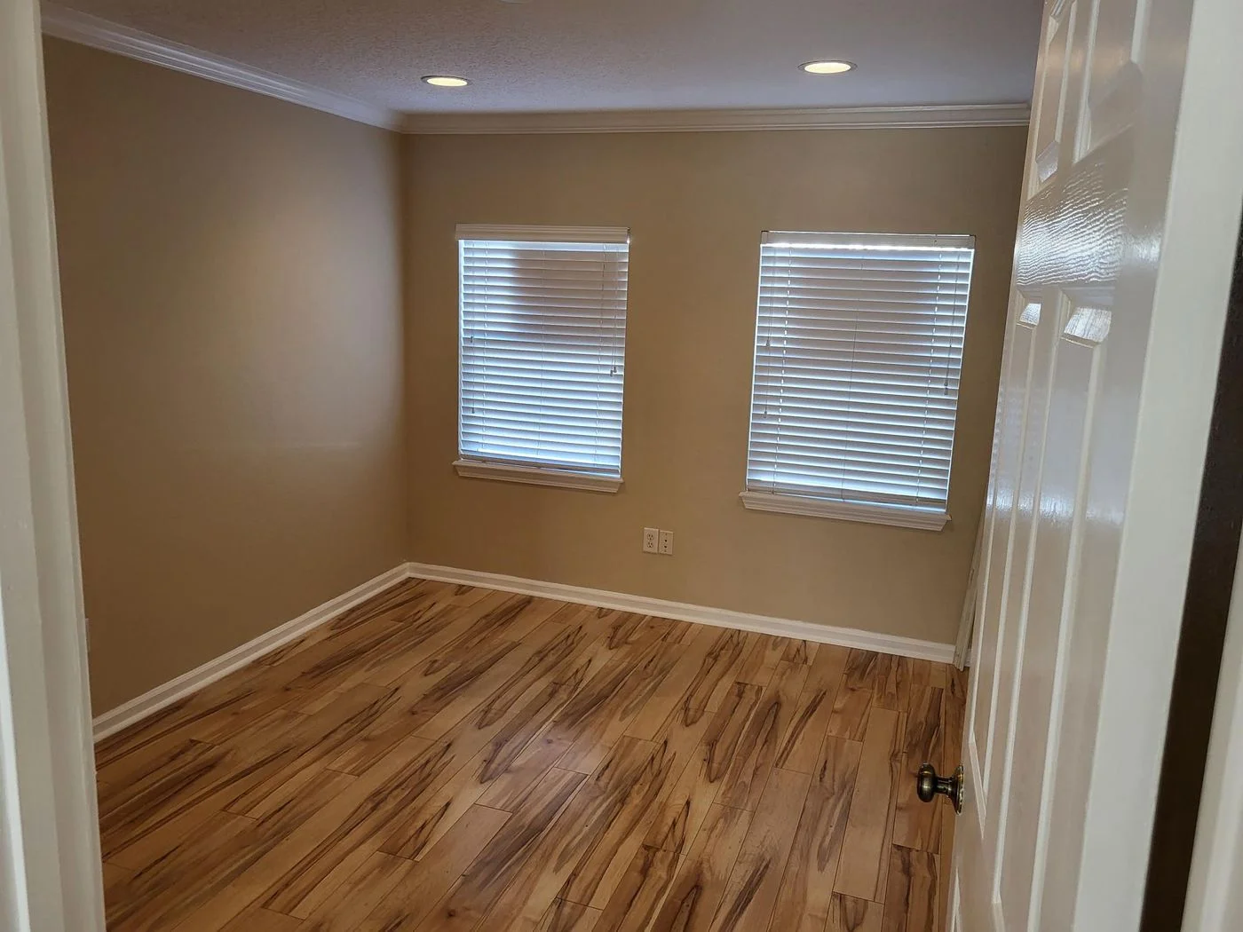 Photo 2 of 317 4th Ave N, Jacksonville Beach, FL 32250