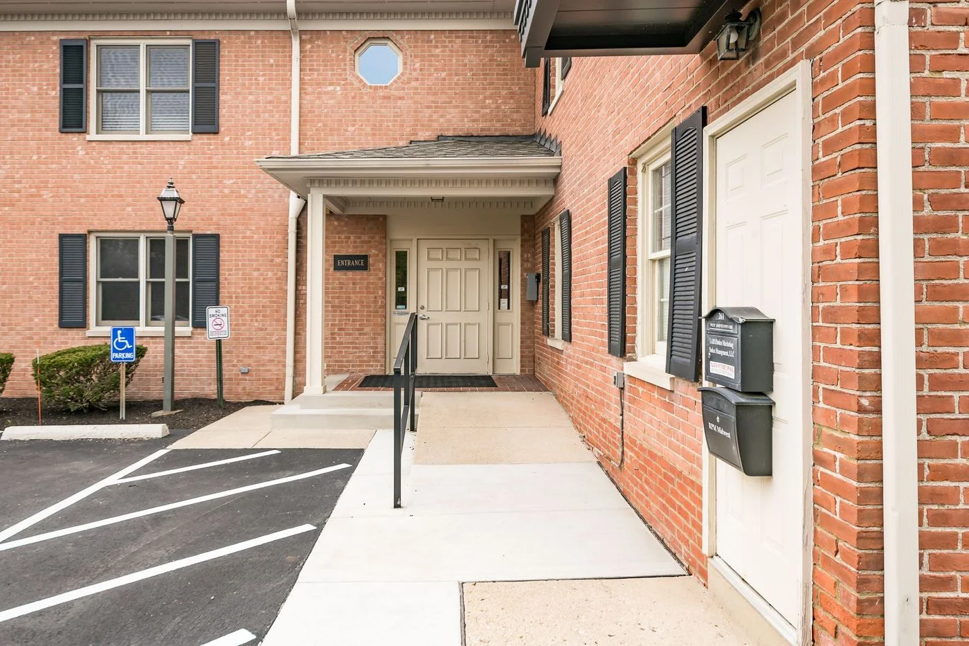 Photo 2 of 261 W Johnstown Rd, Gahanna, OH 43230