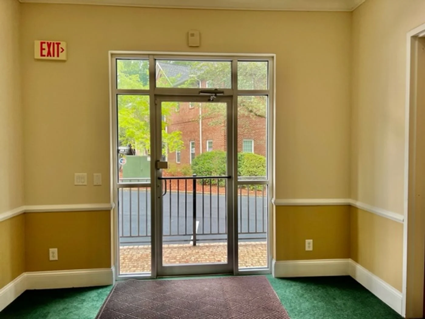 Photo 2 of 4652 Lawrenceville Hwy NW, Lilburn, GA 30047