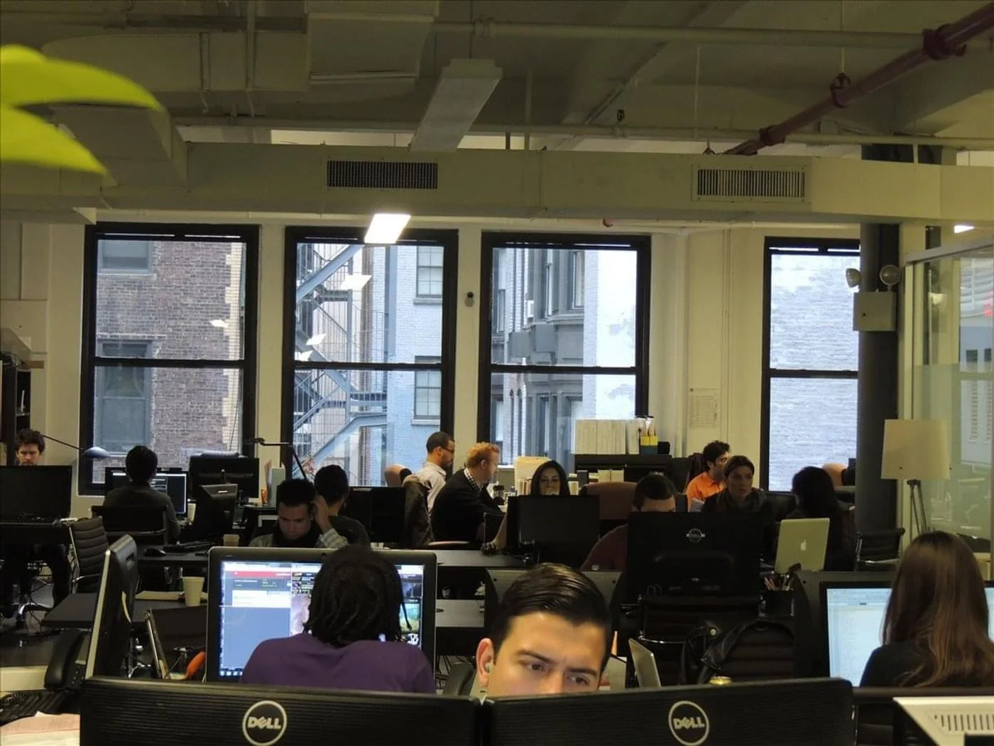 Photo 1 of 32 W 39th St Fl 4, New York, NY 10018