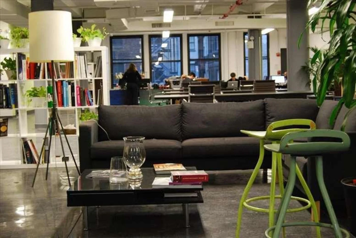 Photo 3 of 32 W 39th St Fl 4, New York, NY 10018