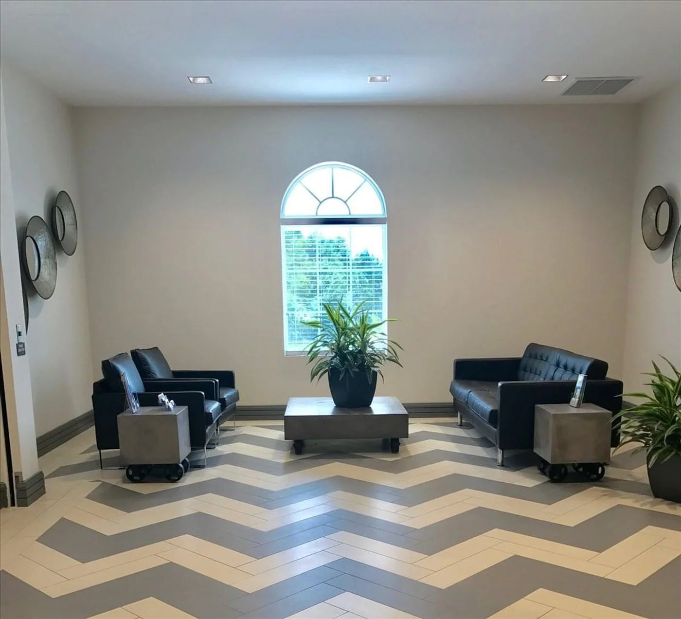 Photo-3 of 5331 Primrose Lake Cir Bldg 5, Tampa, FL 33647