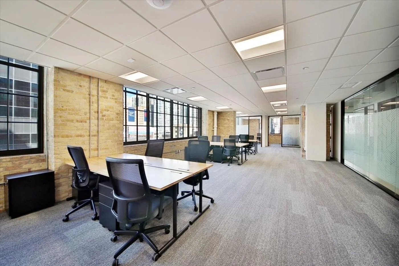 Photo 3 of 620 N La Salle Dr, Chicago, IL 60654