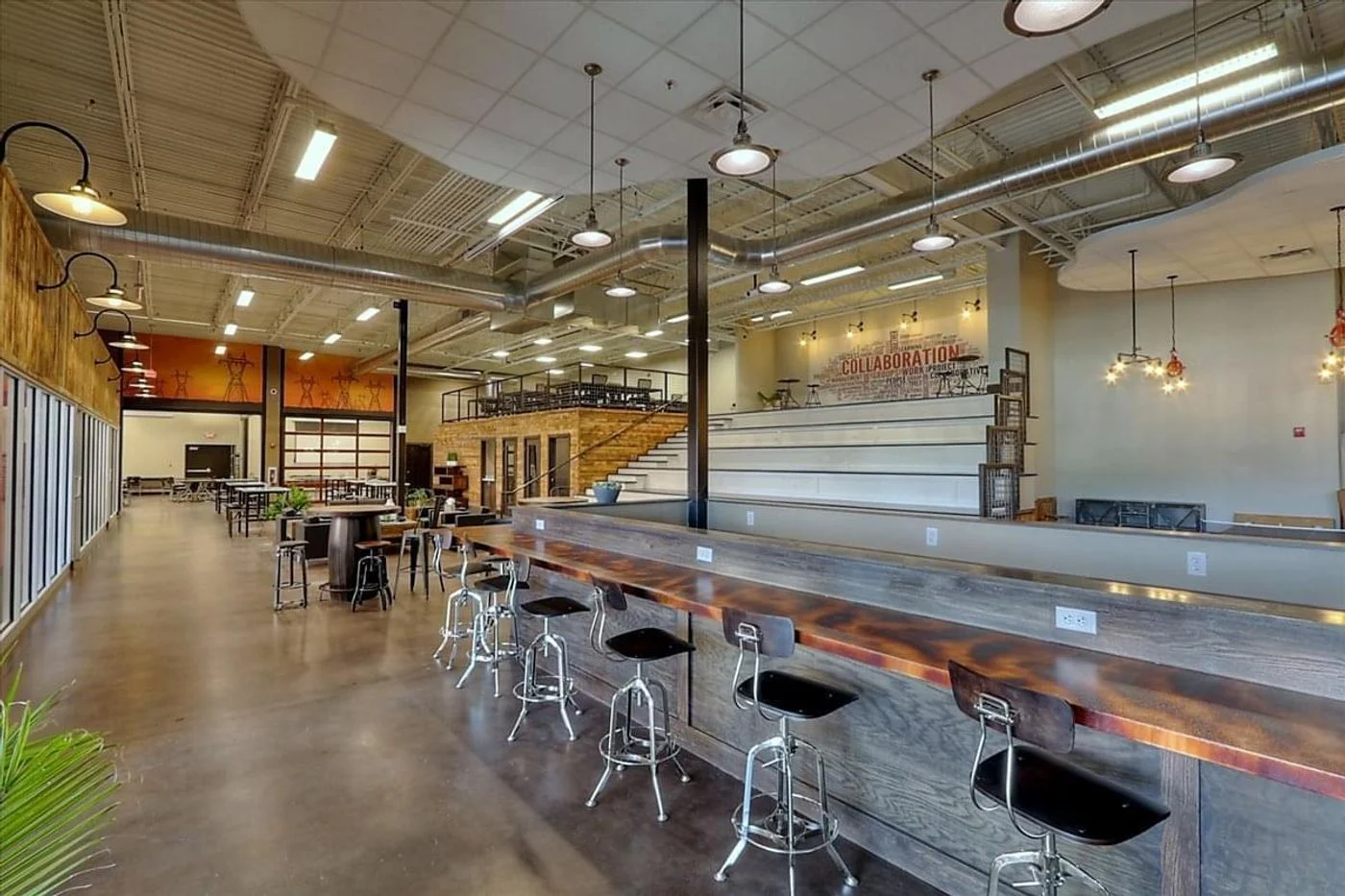 Photo 3 of 12022 Blue Valley Parkway, Overland Park, KS 66213