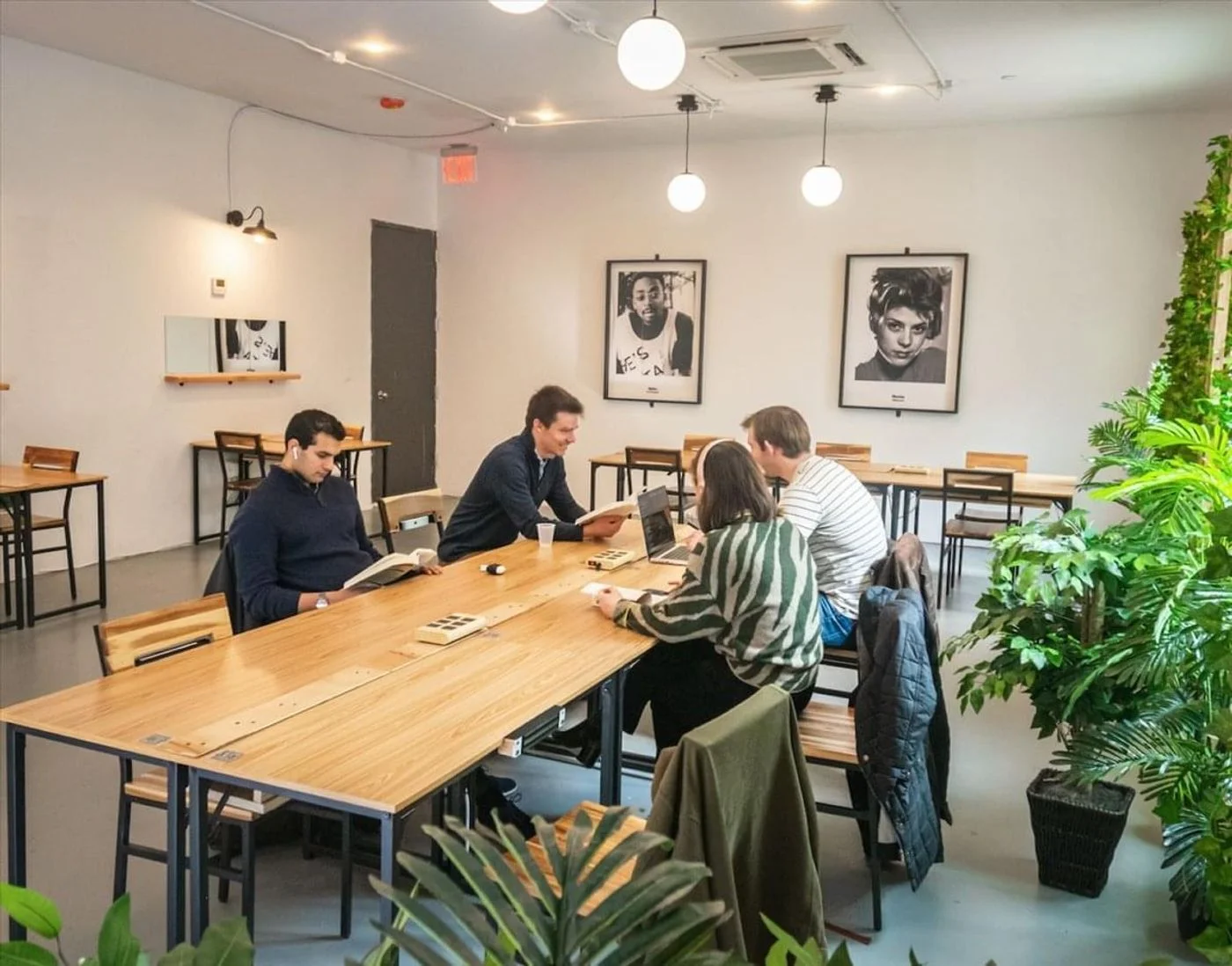 Photo 3 of 262 Metropolitan Ave, Brooklyn, NY 11211