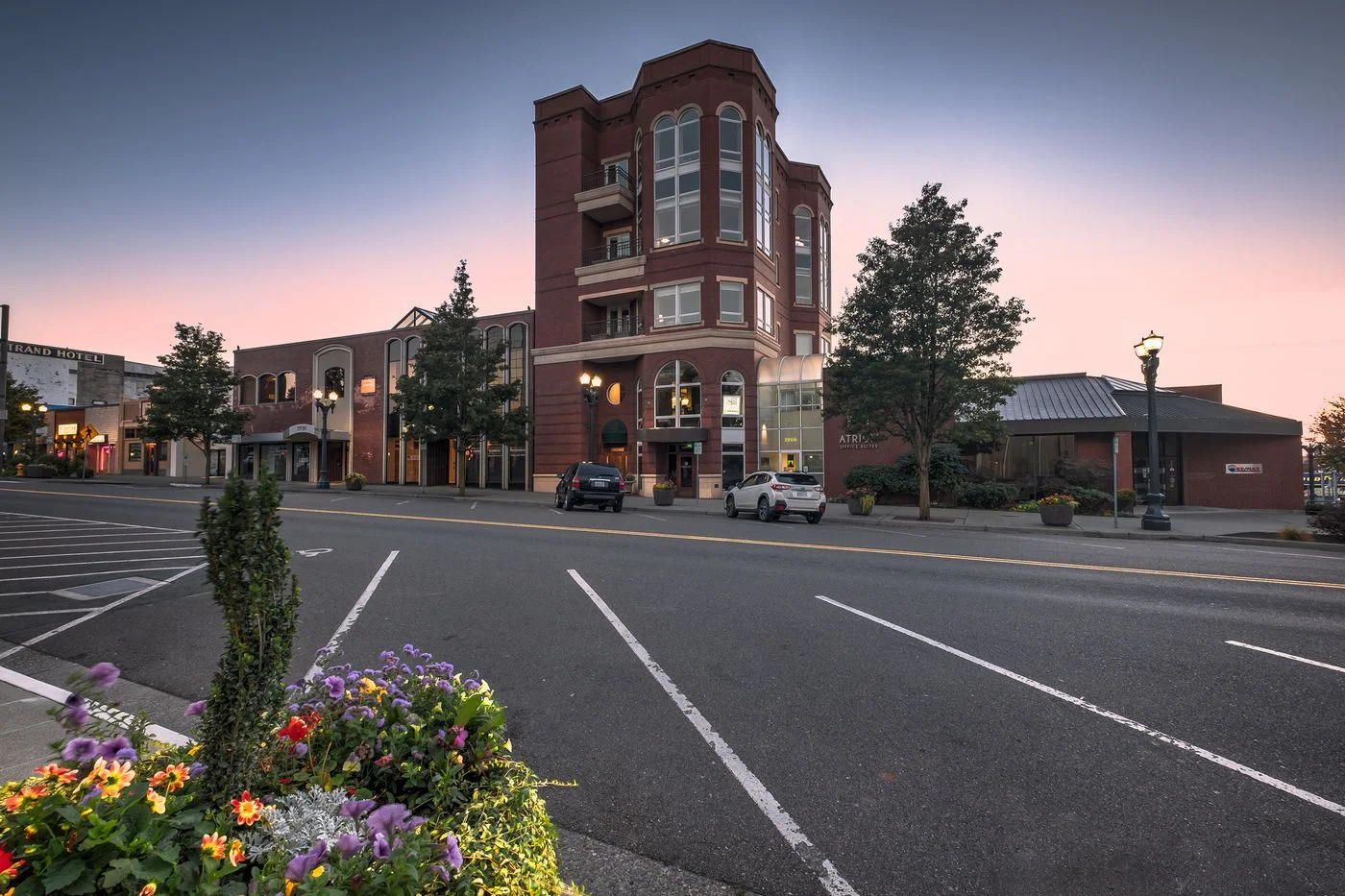 Photo 2 of 2902 Colby Ave, Everett, WA 98201