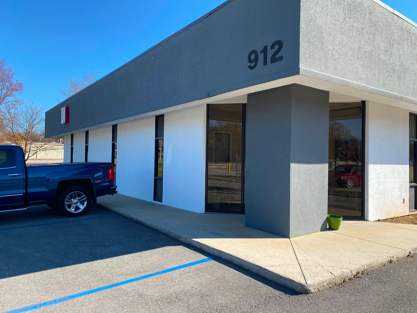 Photo 2 of 912 Winchester Rd NE, Huntsville, AL 35811