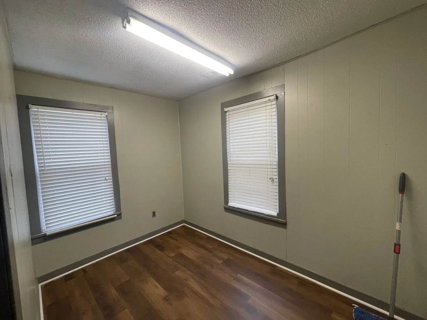 Photo 1 of 1705 N Wood Ave, Florence, AL 35630