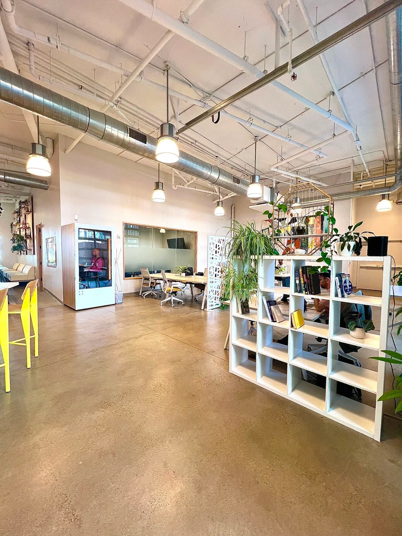 Photo 3 of 470 W Broad St, Columbus, OH 43215