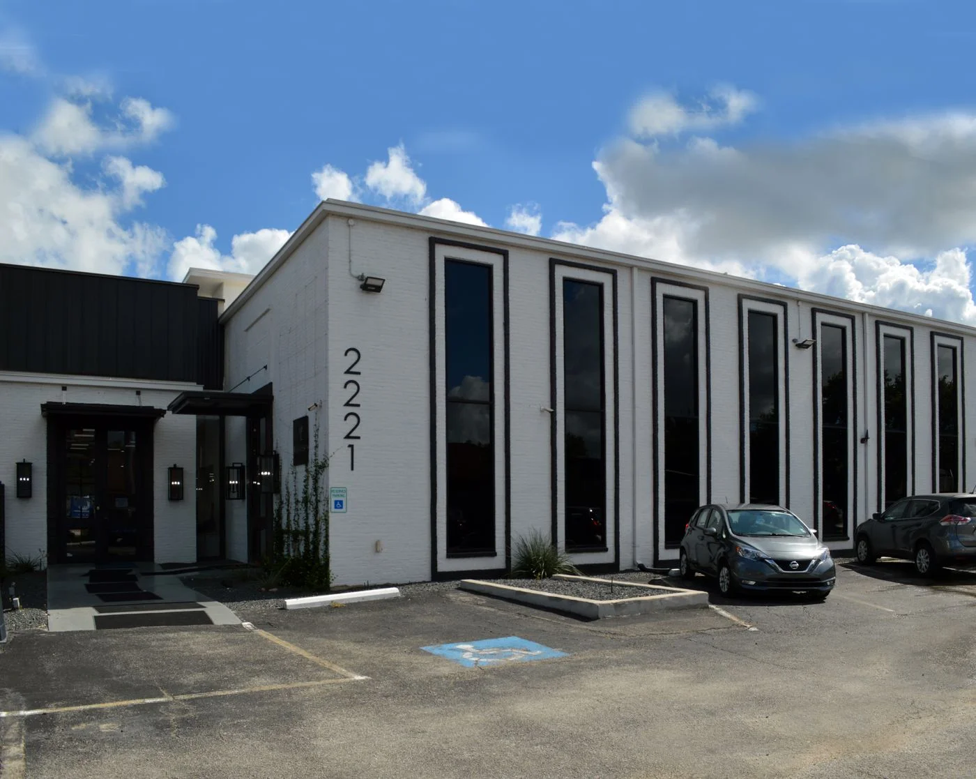 Photo 1 of 2221 S Voss Rd, Houston, TX 77057