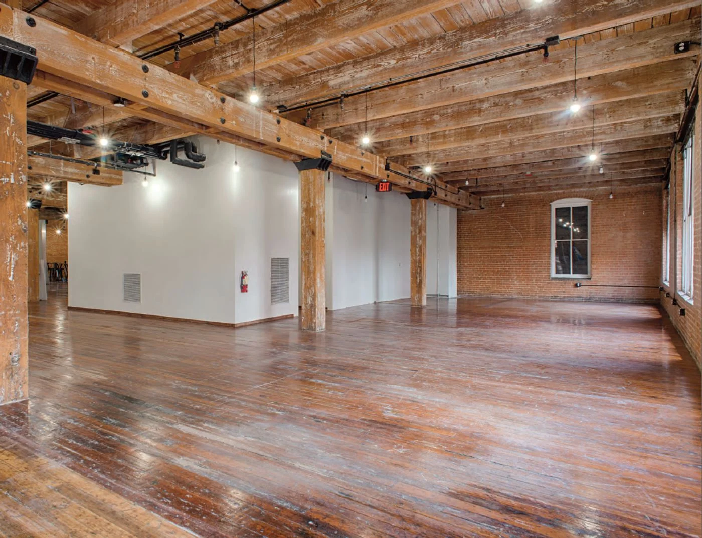 Photo 3 of 208 N Market St, Dallas, TX 75202